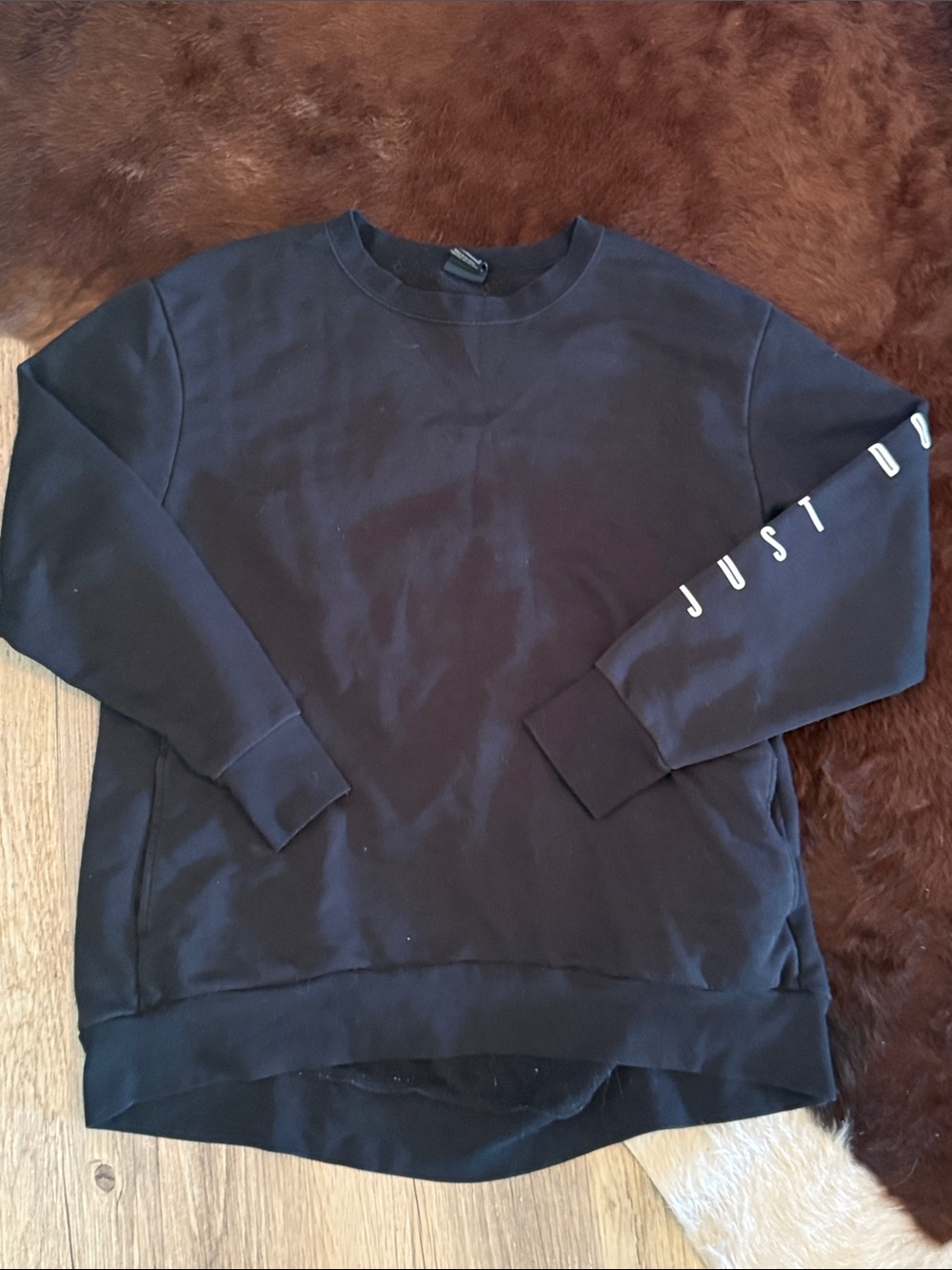 Nike Black Crewneck Sweatshirt with 'JUST DO' Sleeve Lettering